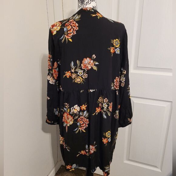 Old Navy lace up floral dress - Picture 3 of 5